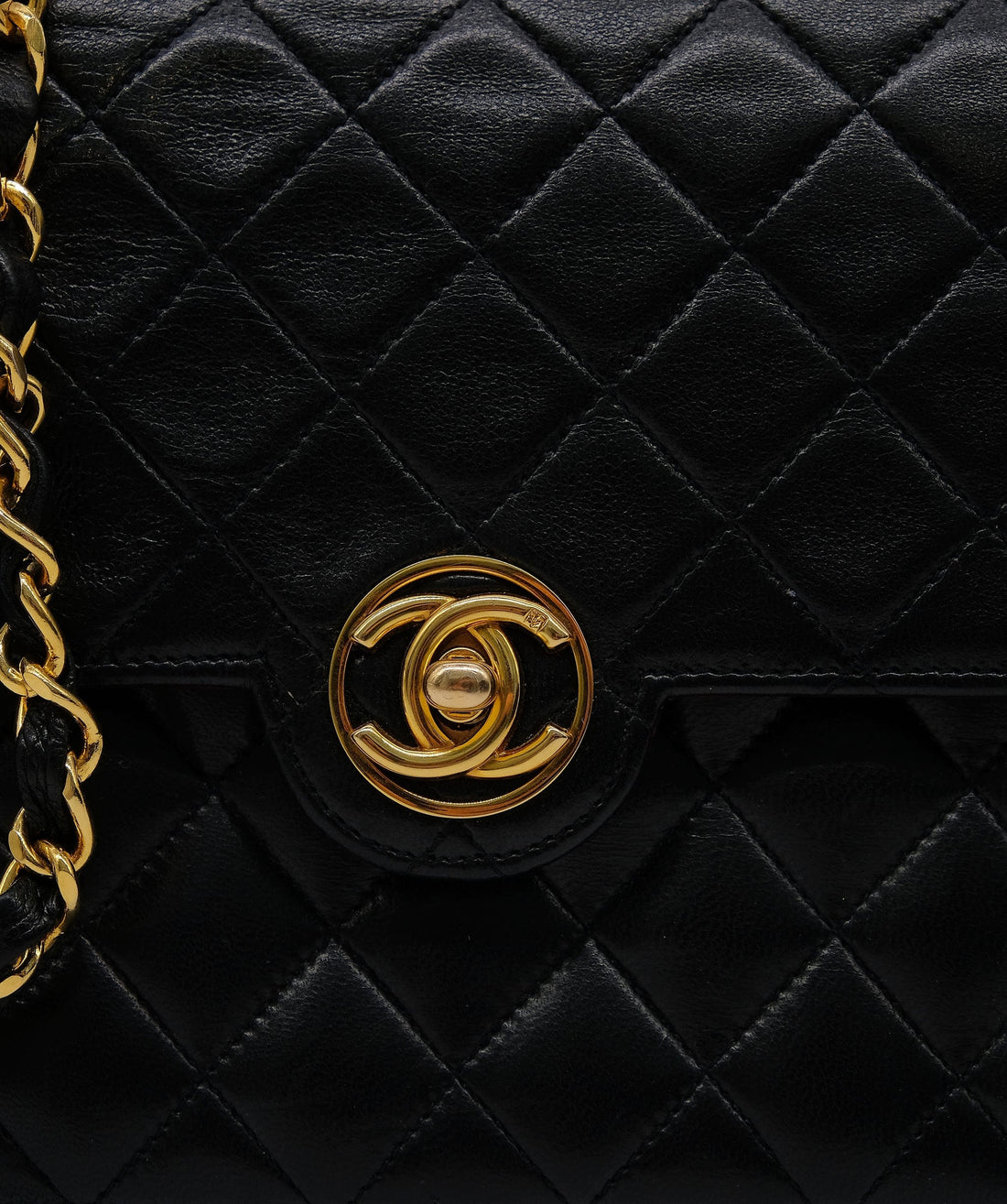 Chanel Black Lambskin Flapbag RJC3725