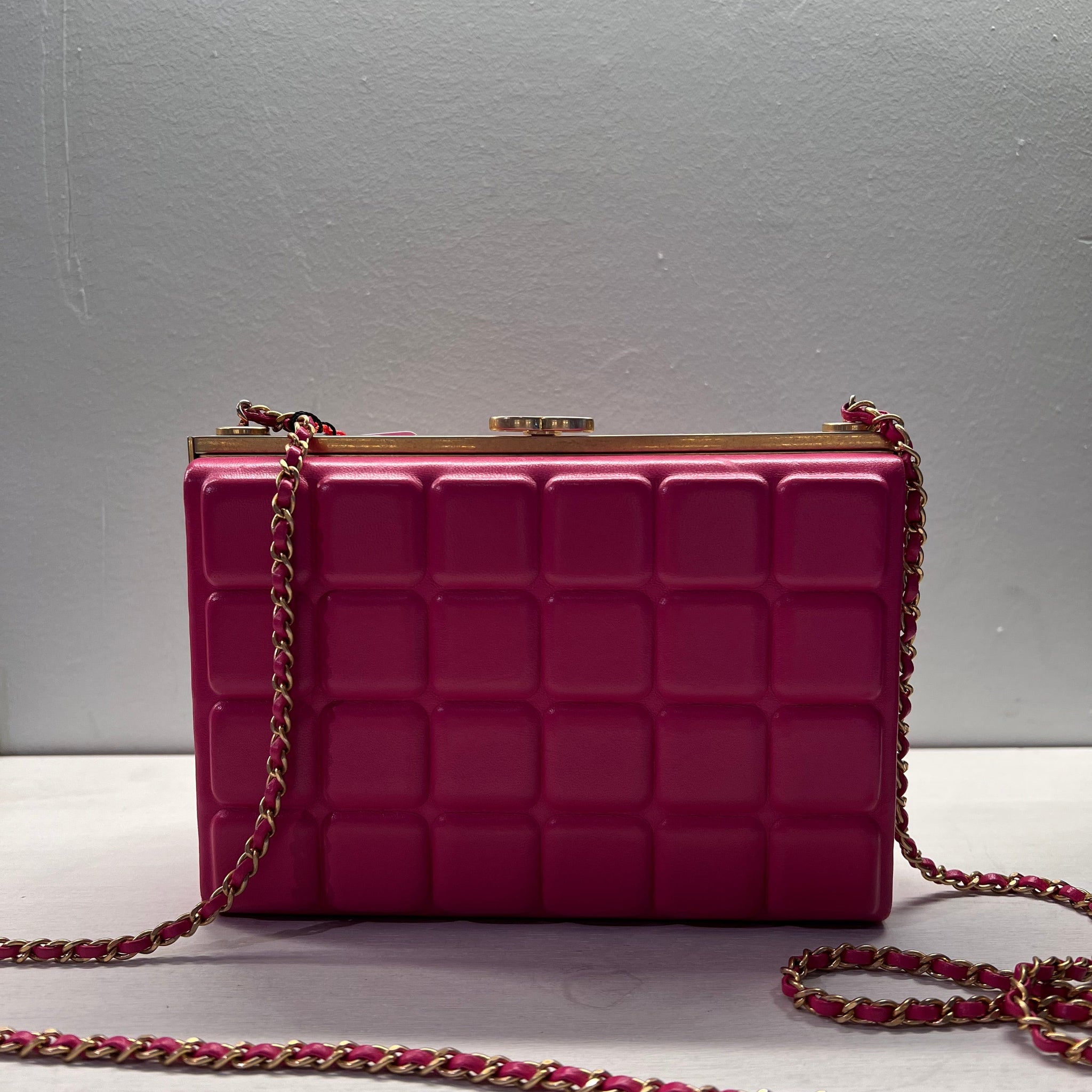 Chanel Choco Bar Vanity bag in Lambskin SYCC103