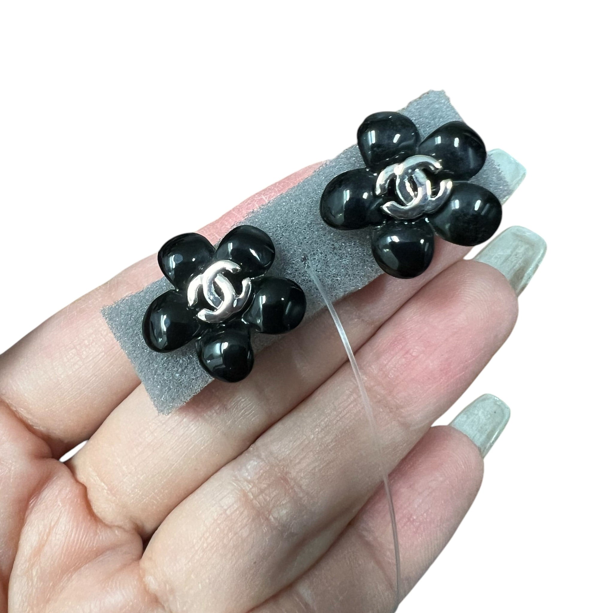 CHANEL Coco Mark Flower Pierced Black SHW B1109A62Z2