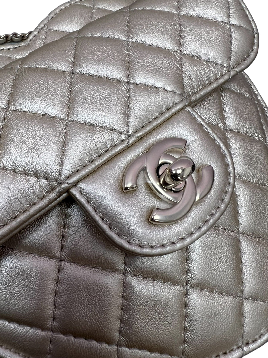 Chanel Heart Large Bag Gold Lambskin GHW SKC1724