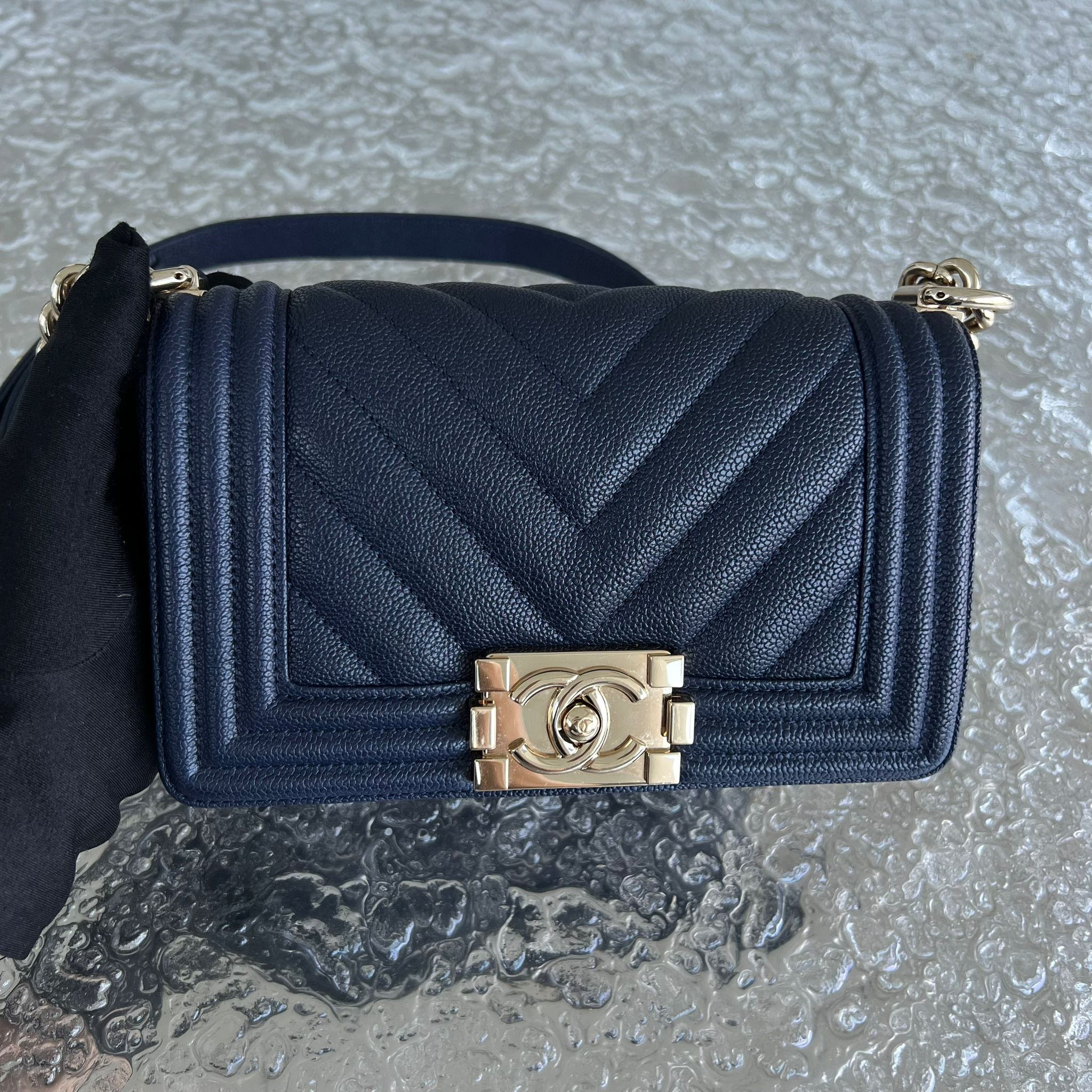 Caviar Boy Small 20CM Chevron Grained Calfskin Dark Blue No 24