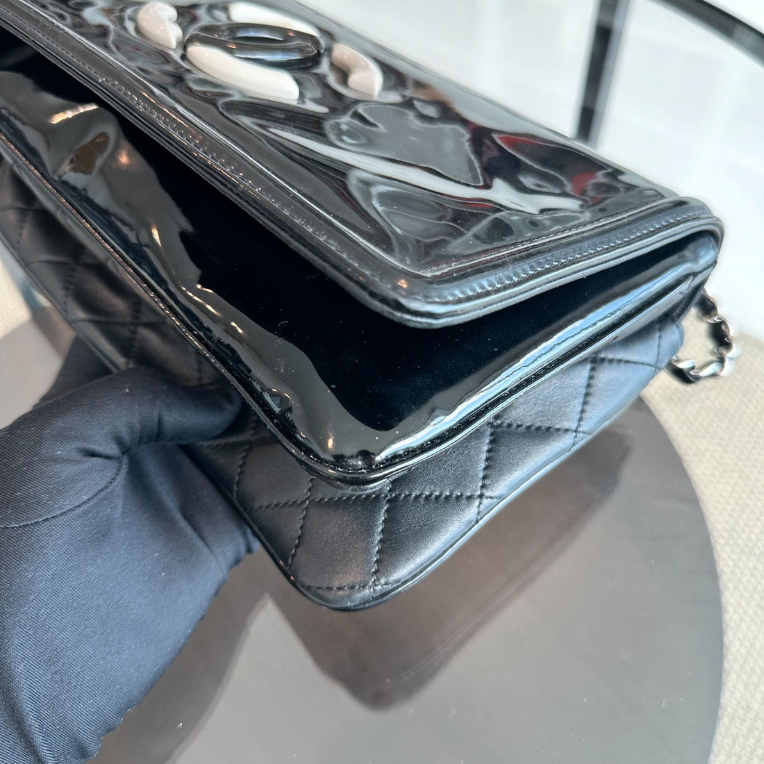 Lipstick Flap Bag Patent Vinyl Leather Black No 13