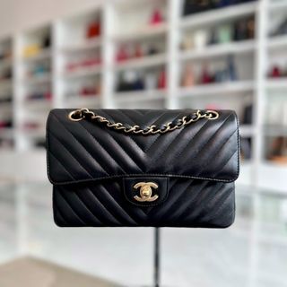 Small Classic Flap Lambskin 23cm Chevron Black GHW No 27
