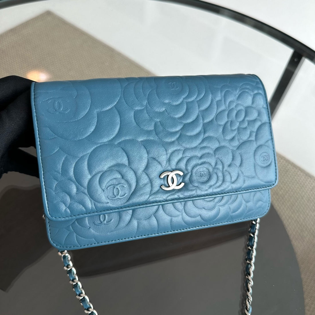 WOC Camellia Wallet On Chain Lambskin Blue SHW No 17