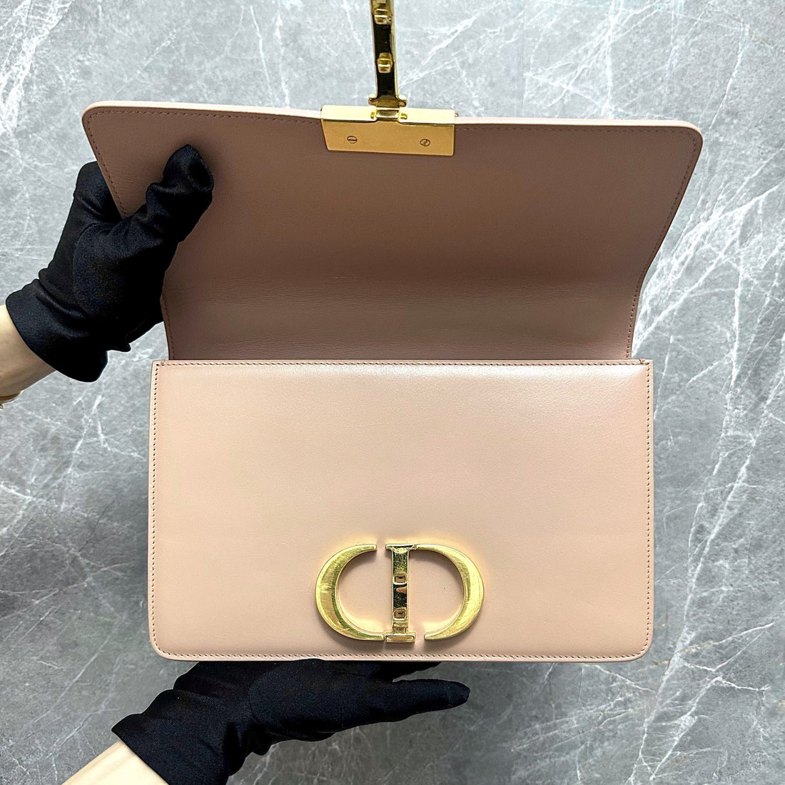 Montaigne 30 Calfskin Medium Beige Shoulder Bag GHW