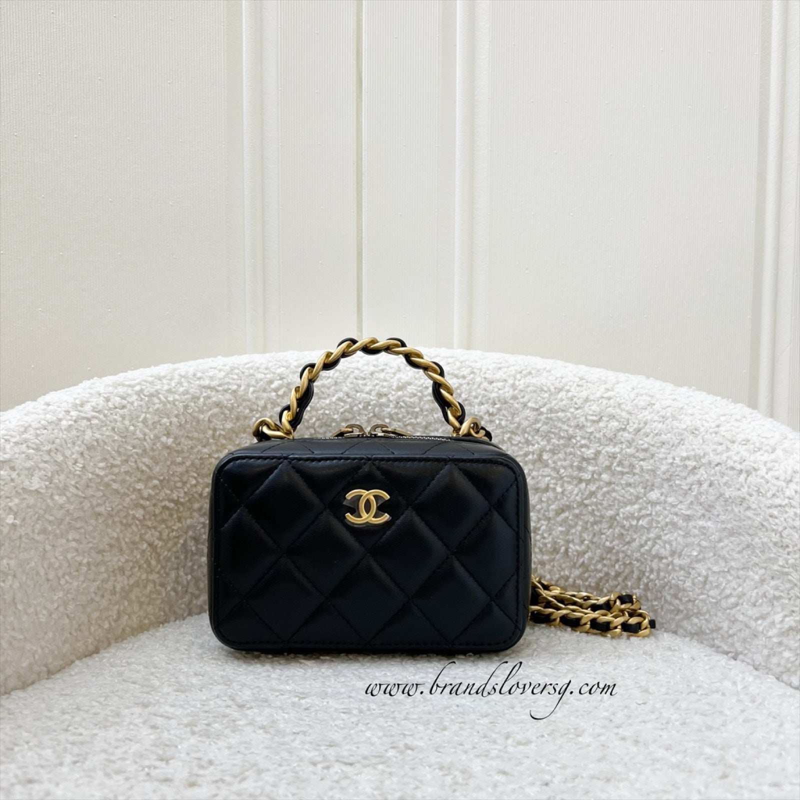 Chanel 22A Afternoon Tea Vanity / Clutch with Chain in Black Lambskin and AGHW