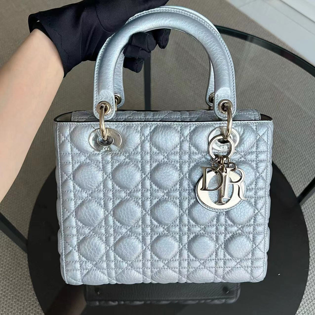 *Flap Version* Lady Medium Cannage Metallic Aged Calfskin Silver Golden Hardware