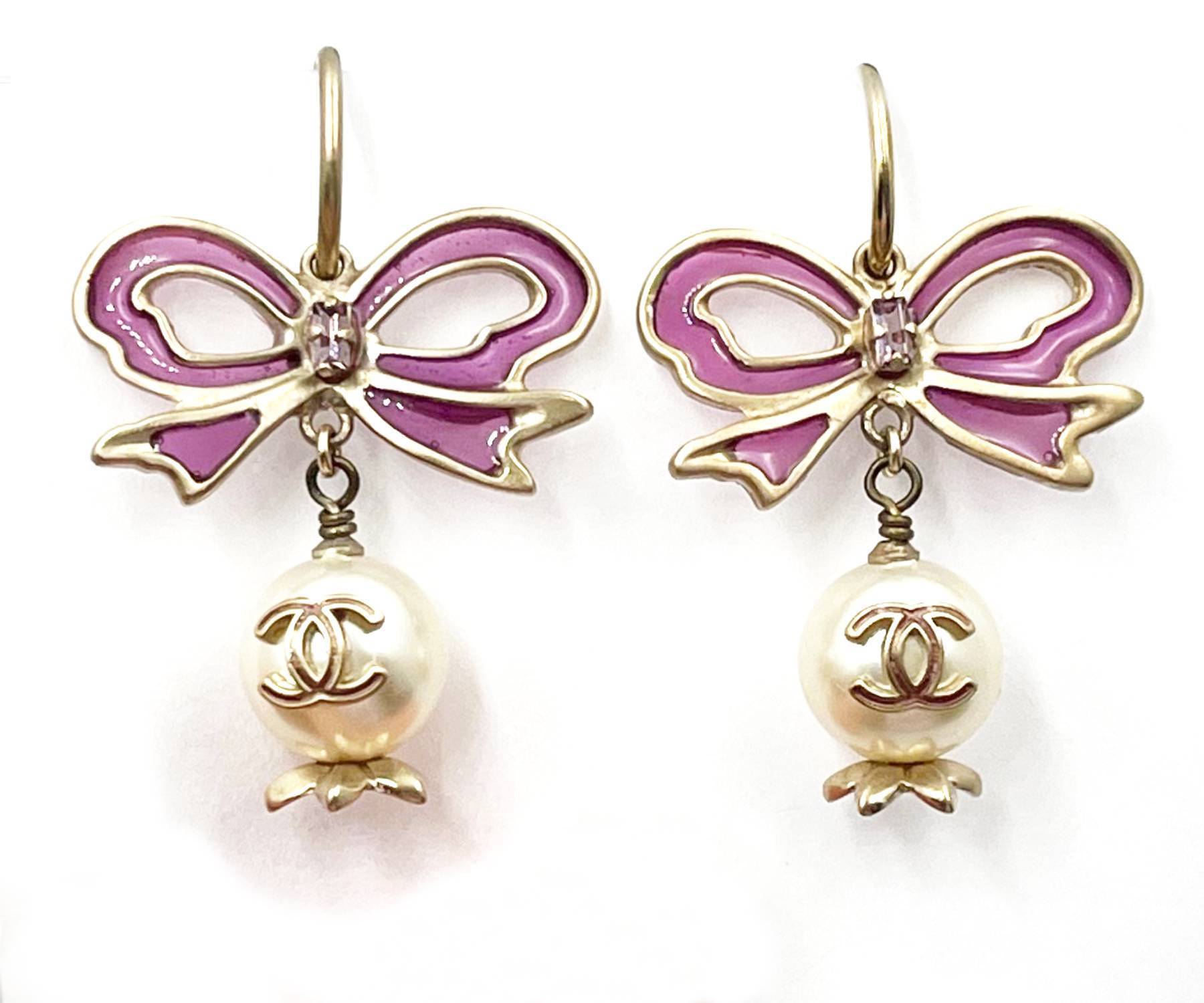 Top Quality Chanel Gold Fuchsia Ribbon Bow CC Pearl Dangle Hoop Earrings