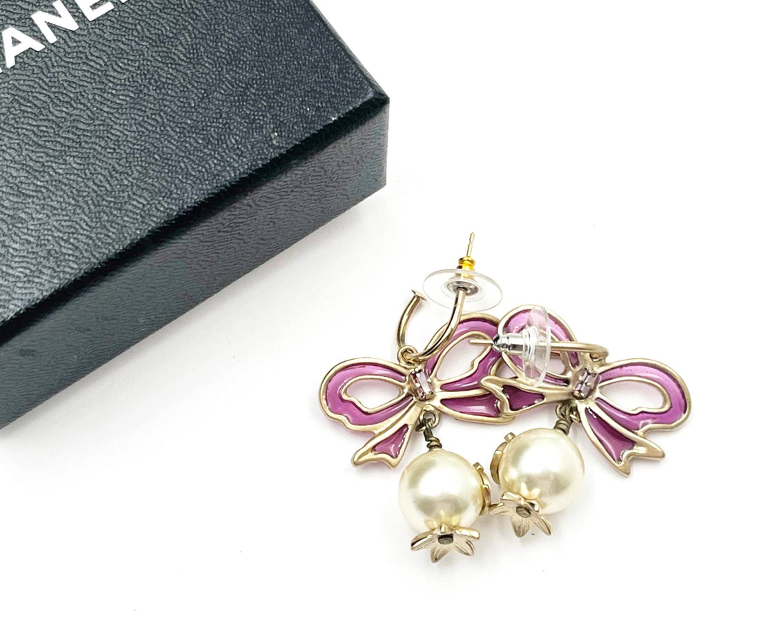 Top Quality Chanel Gold Fuchsia Ribbon Bow CC Pearl Dangle Hoop Earrings