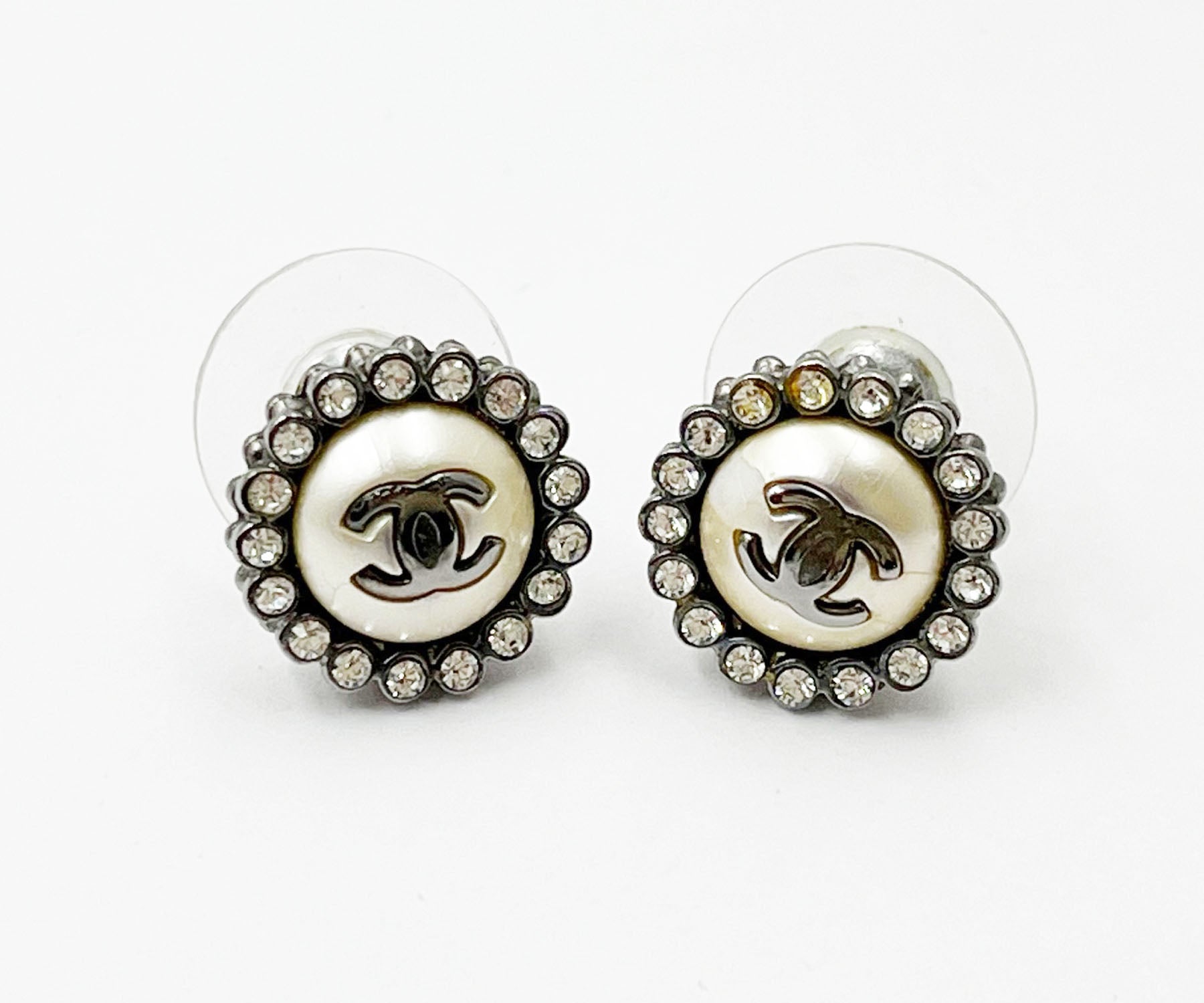 Top Quality Chanel Gunmetal CC Round Crystal Small Piercing Earrings