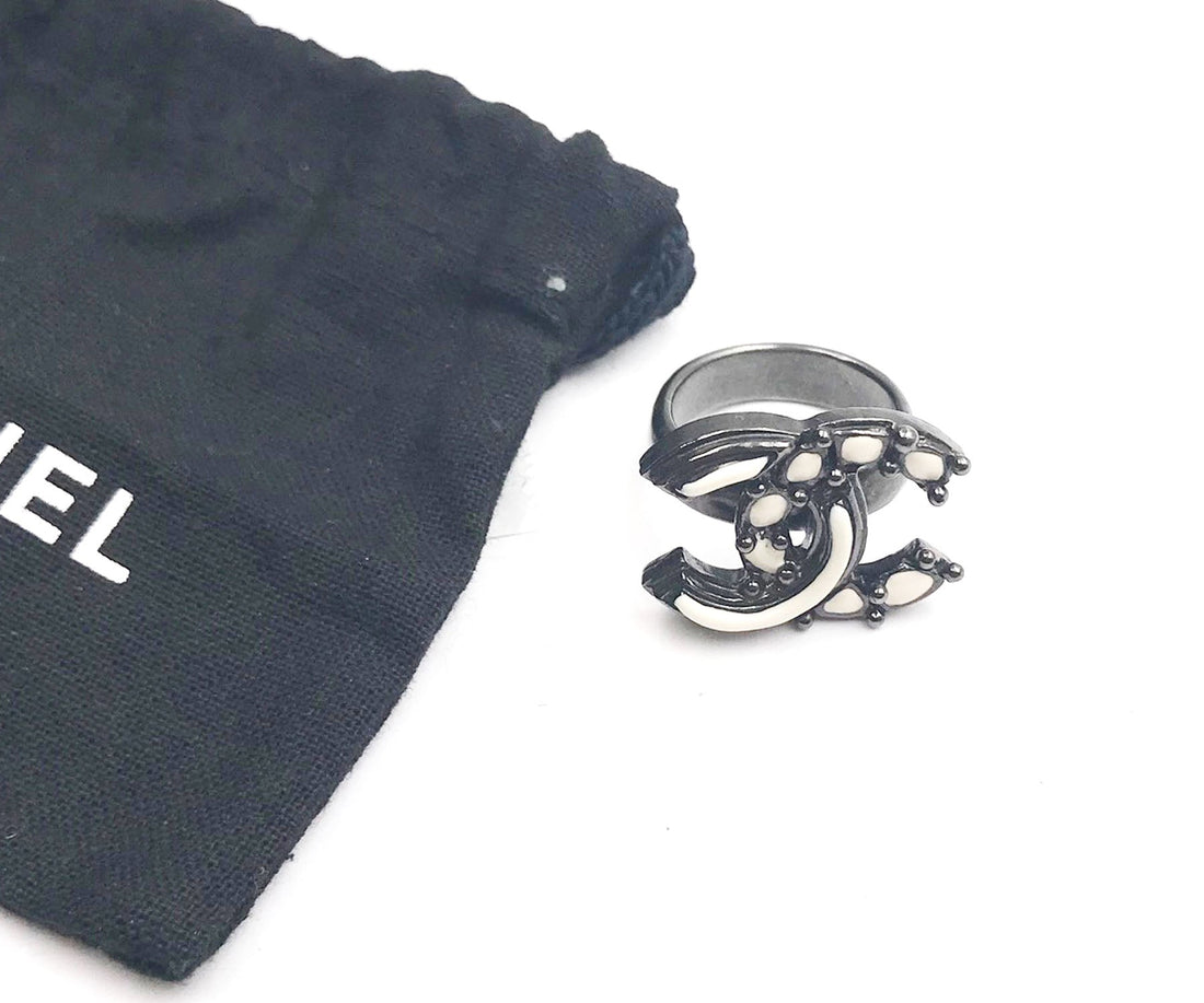 Top Quality Chanel Off White Pop up Enamel Gunmetal CC Ring