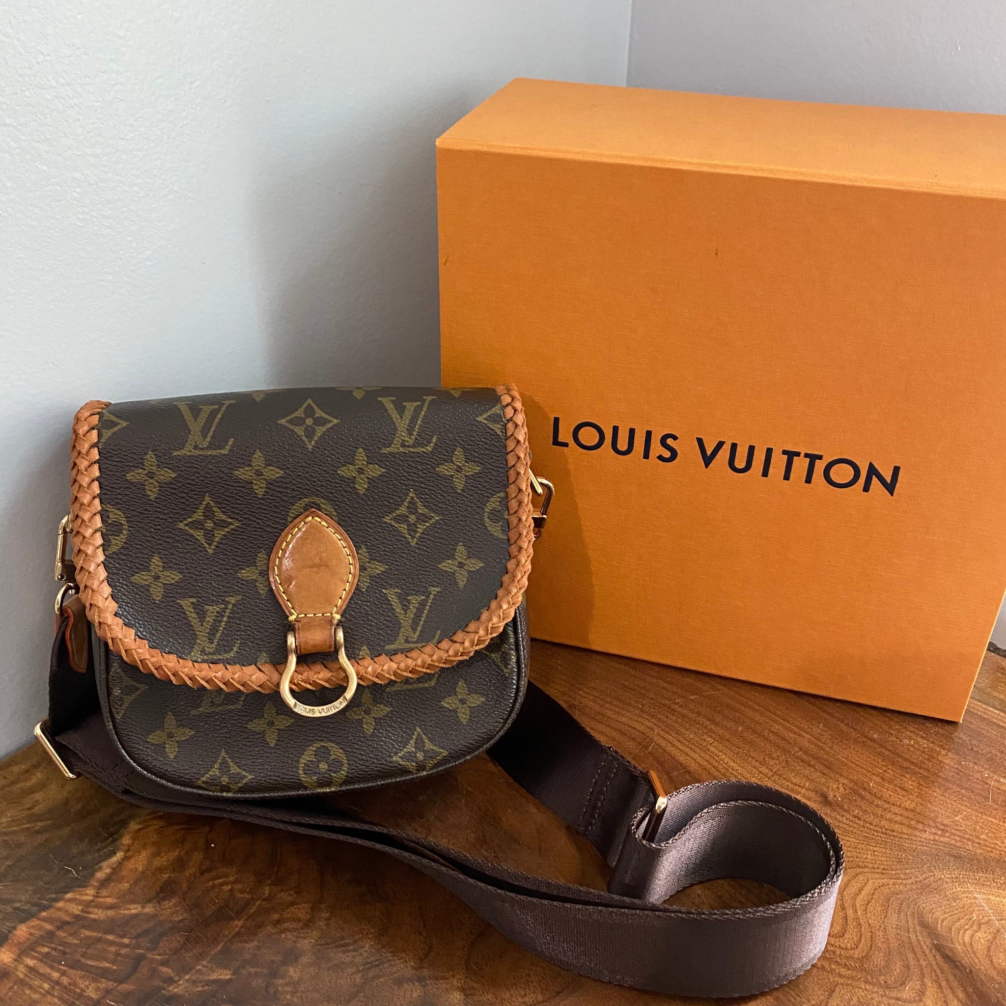 The Swift -Prestige Totes Bags Monogram in Tan Crossbody