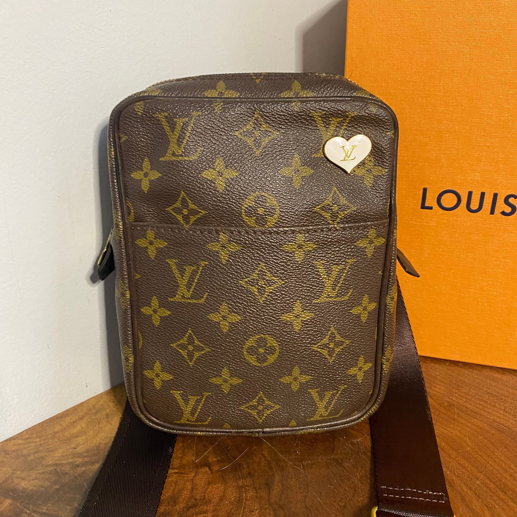 The Junco Crossbody -Prestige Totes Bags Monogram in Brown