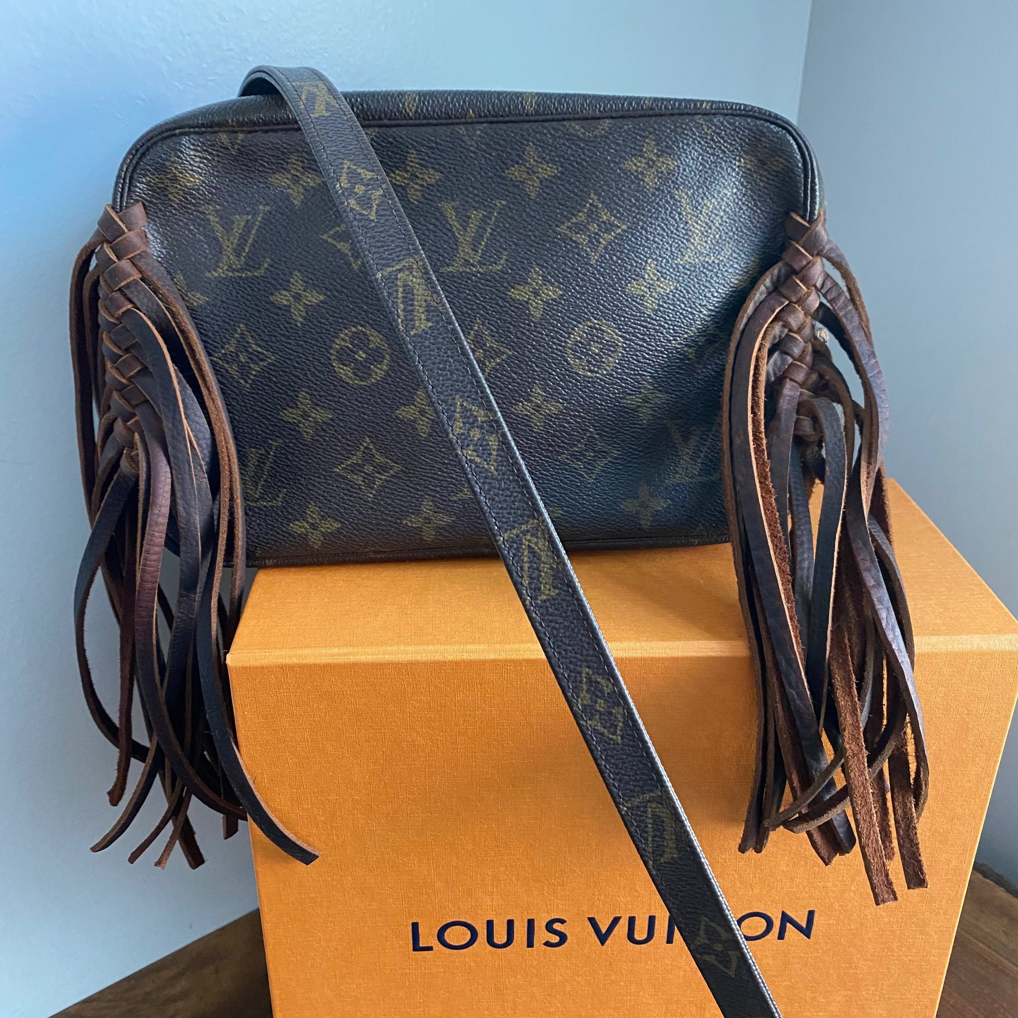 The Junco Crossbody -Prestige Totes Bags Monogram in Brown Fringe