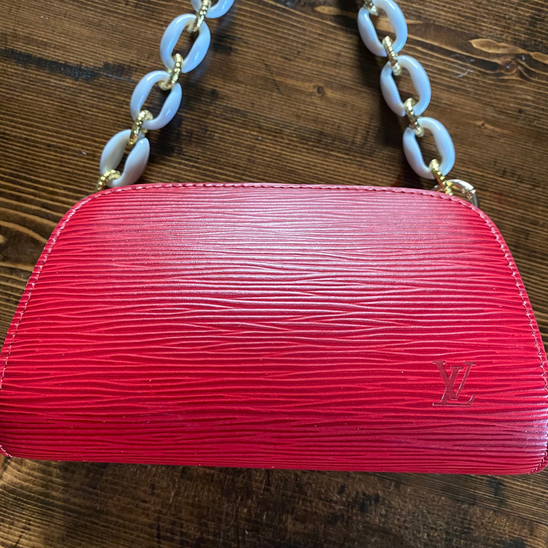 The Kinglet -Prestige Totes Bags Epi in Red Wristlet Bag