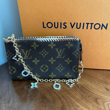 The Junco Wallet/Wristlet -Prestige Totes Bags Monogram with Ombre Brown