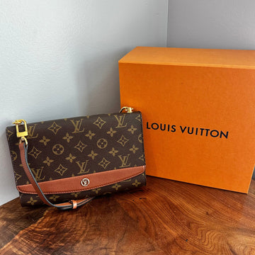 The Junco Crossbody -Prestige Totes Bags Monogram in Whiskey