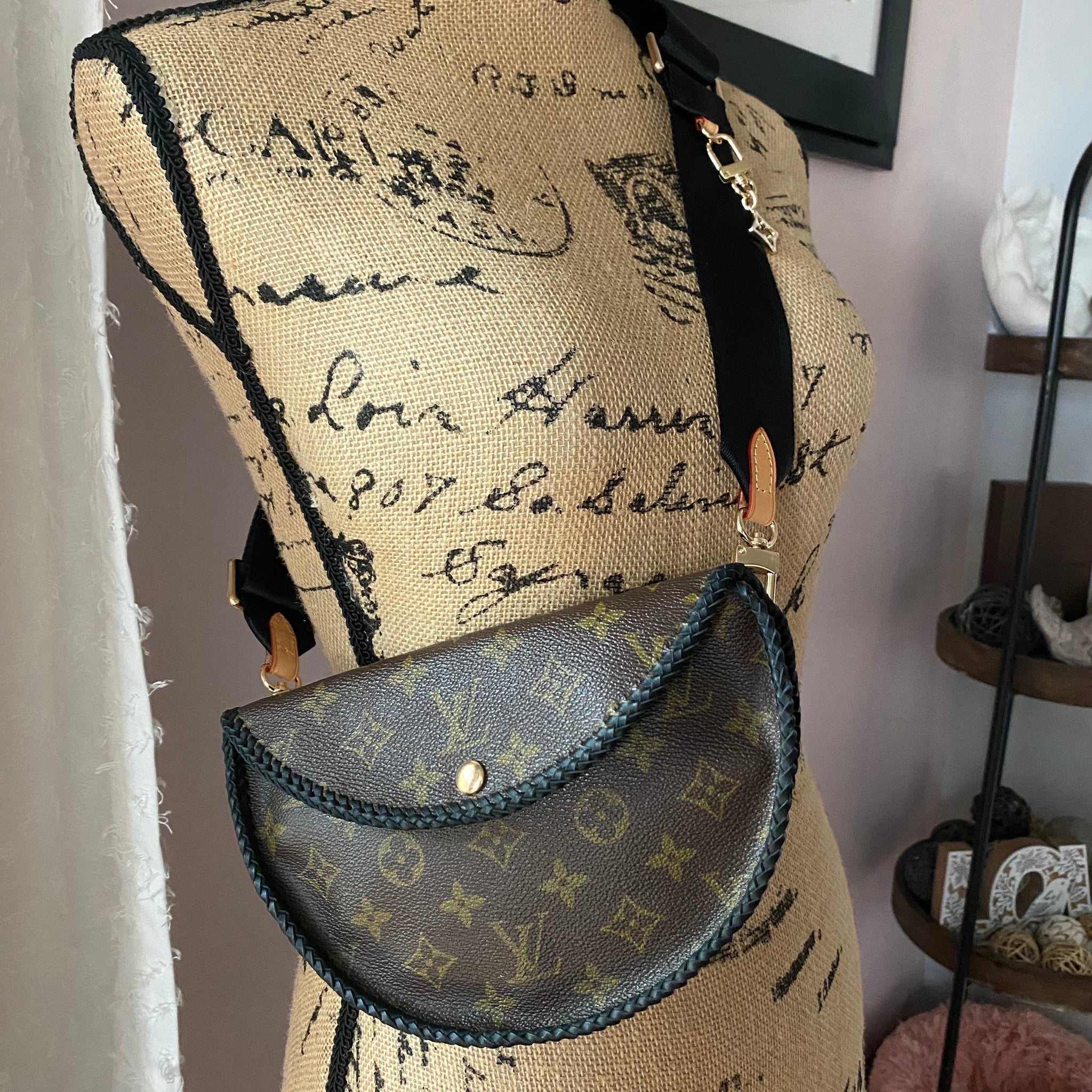 The Dove -Prestige Totes Bags Monogram in Black Sling/Crossbody/Shoulder Bag