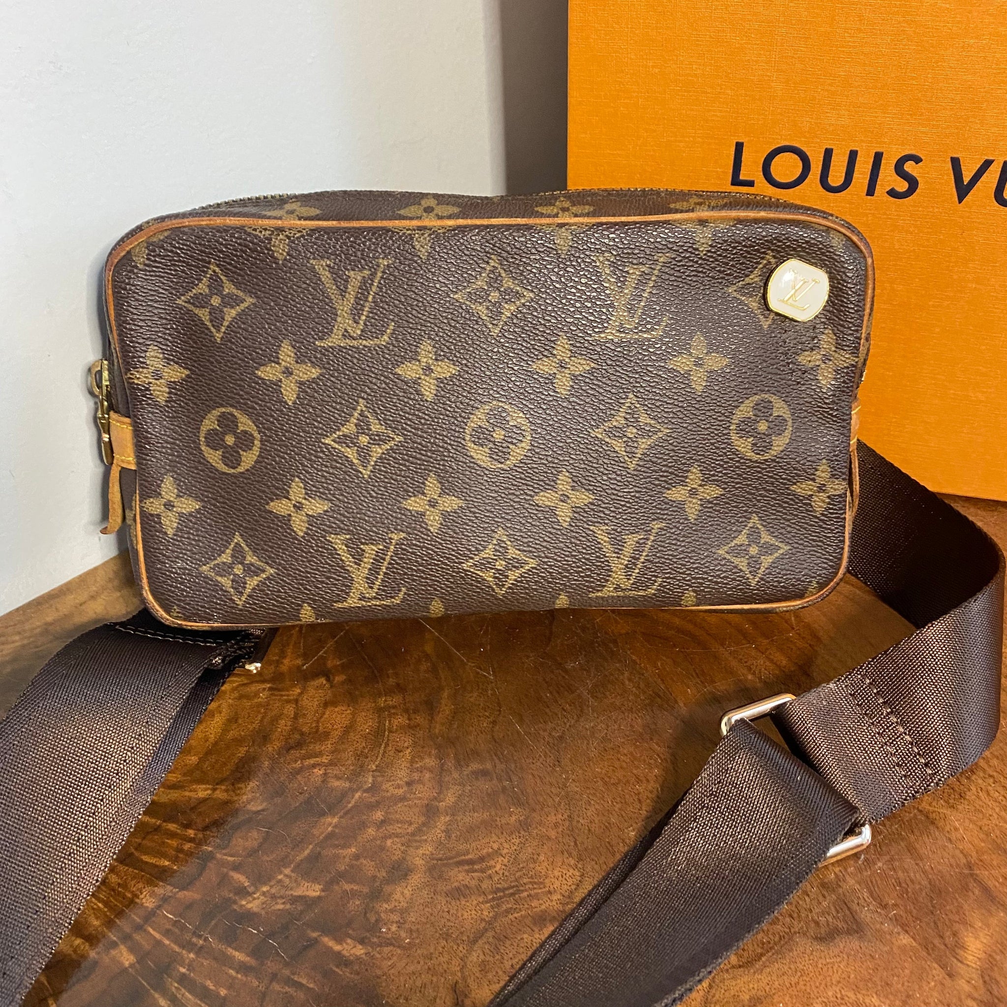 The Junco Crossbody -Prestige Totes Bags Monogram in Tan