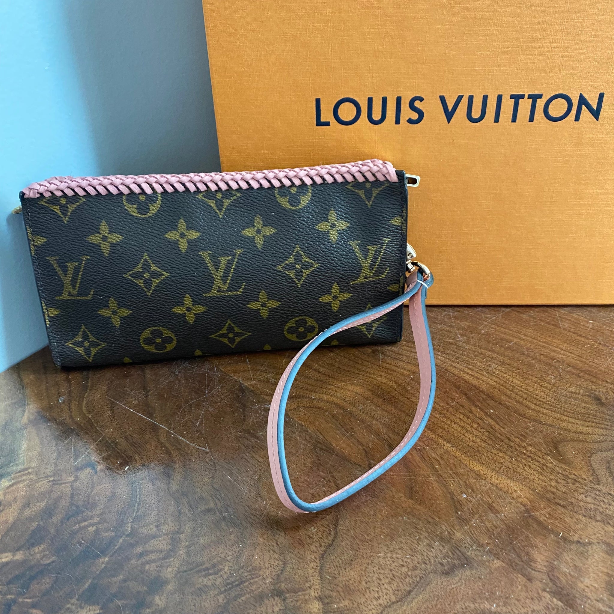 The Junco -Prestige Totes Bags Monogram Wristlet in Pale Pink