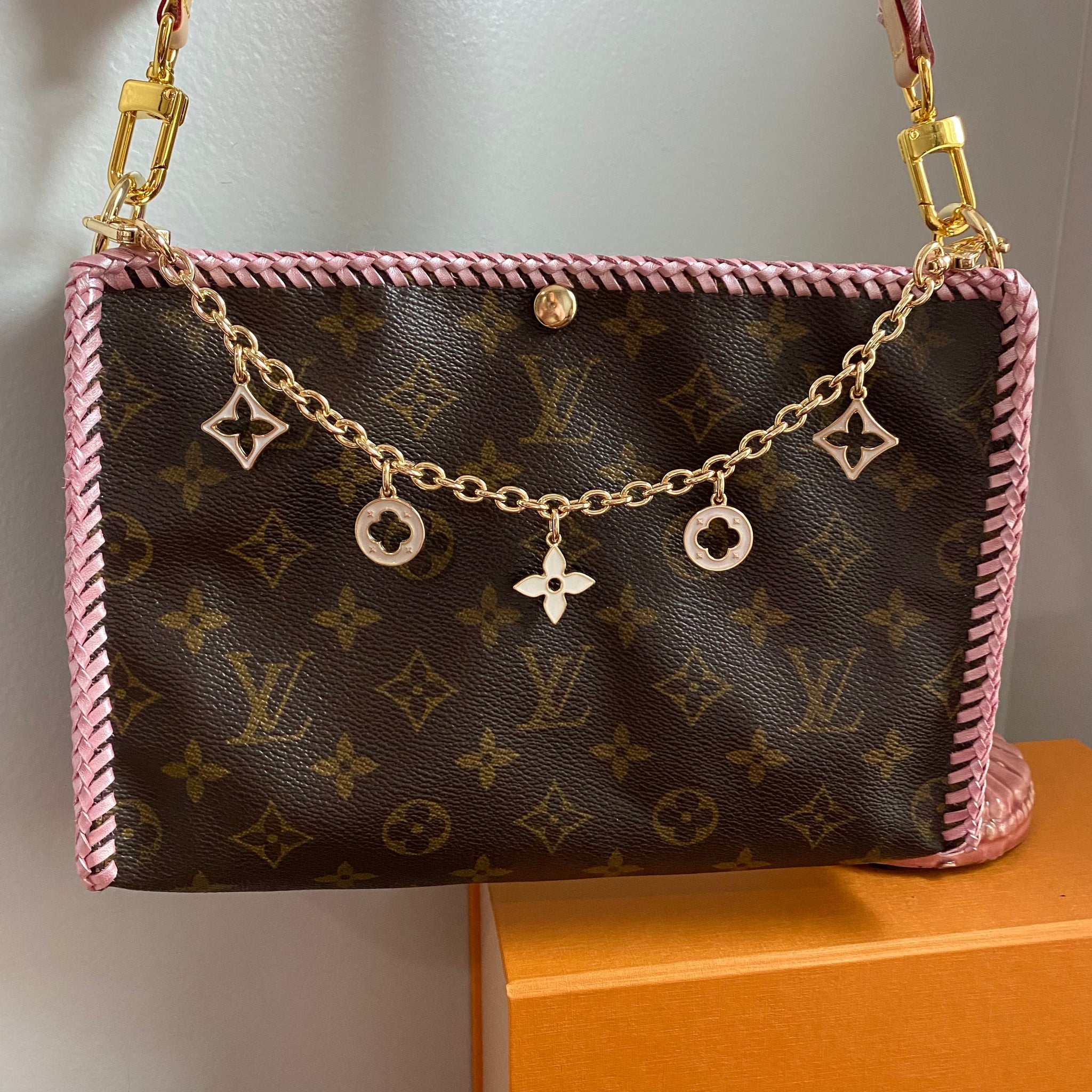 The Swan Crossbody -Prestige Totes Bags Monogram in Blush Pink