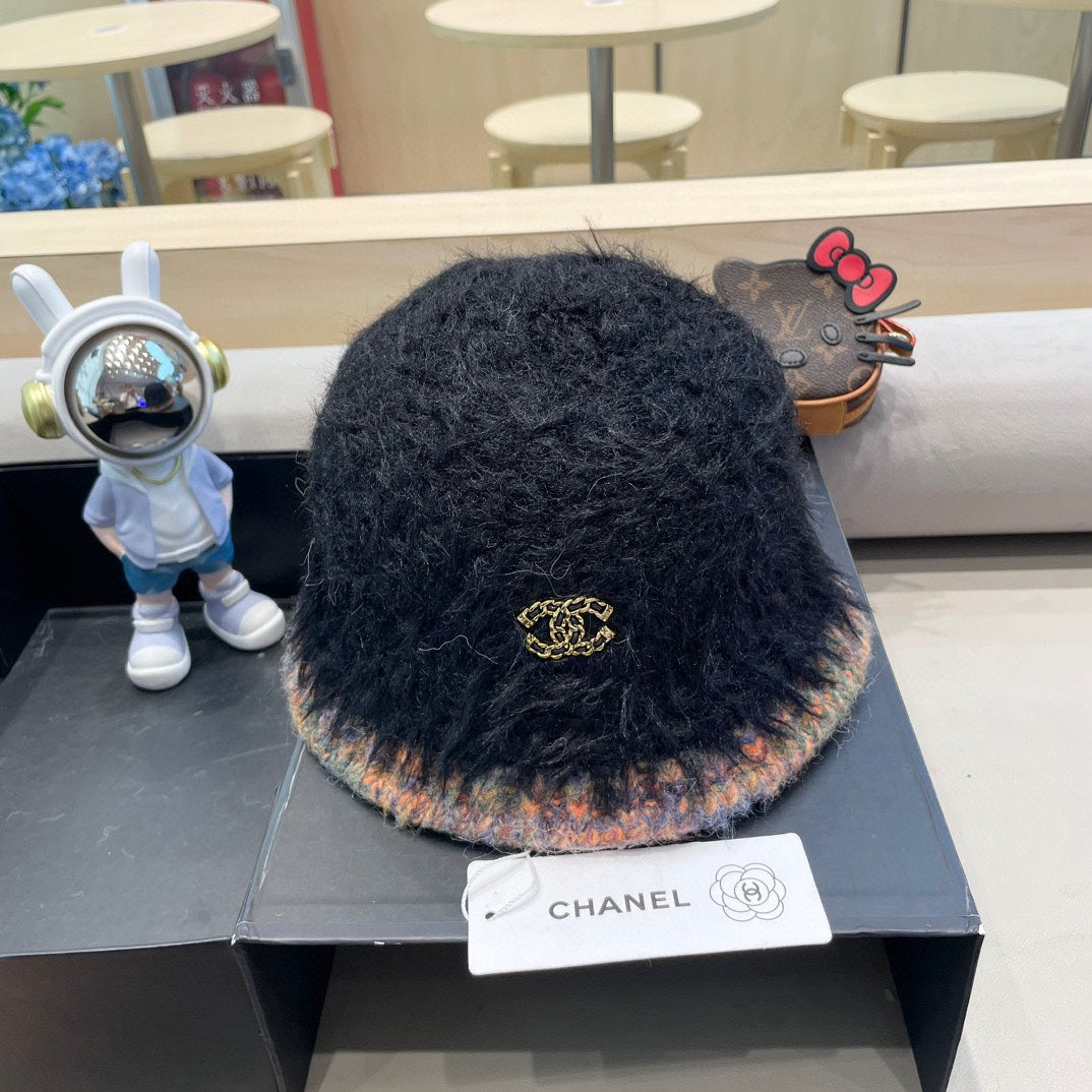 CHANEL BUCKET HAT IN BLACK LAMB FUR 419466