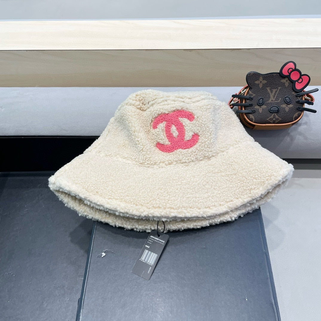 CHANEL BUCKET HAT IN BEIGE LAMB WOOL 430249