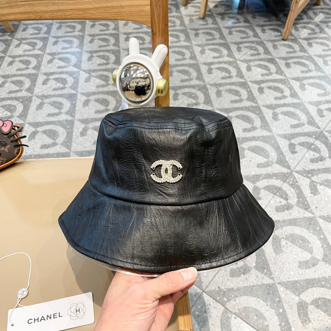 CHANEL BUCKET HAT IN BLACK CALFSKIN 431732