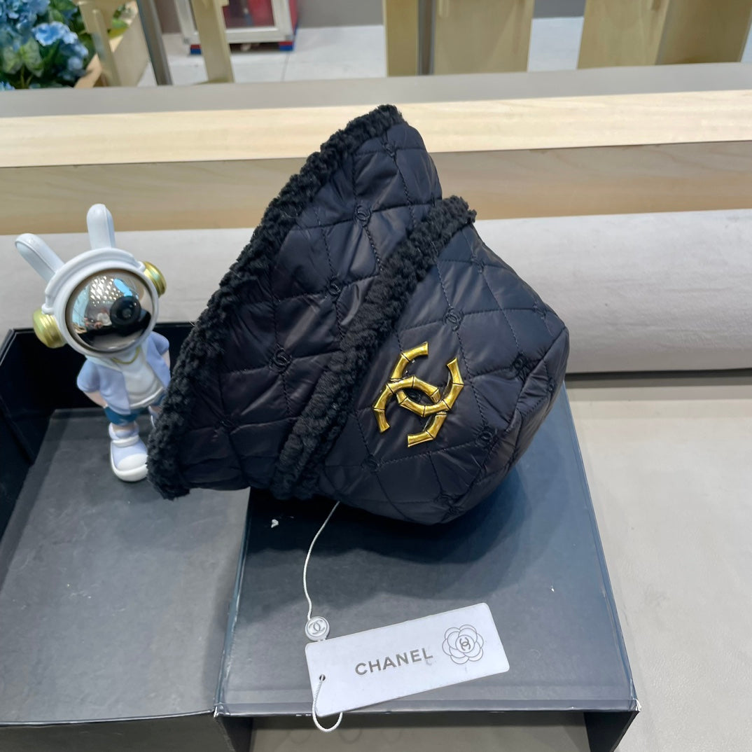 CHANEL BUCKET HAT IN BLACK LAMB WOOL AND THICK COTTON 431683
