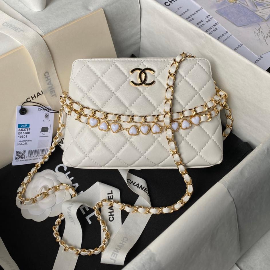 CHANEL 24p clutch with chain 19cm white lambskin