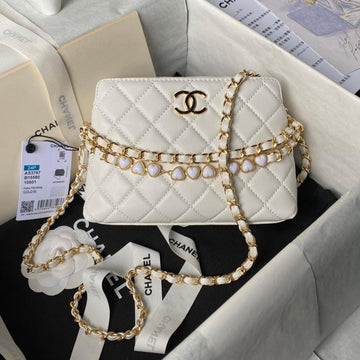 CHANEL 24p clutch with chain 19cm white lambskin