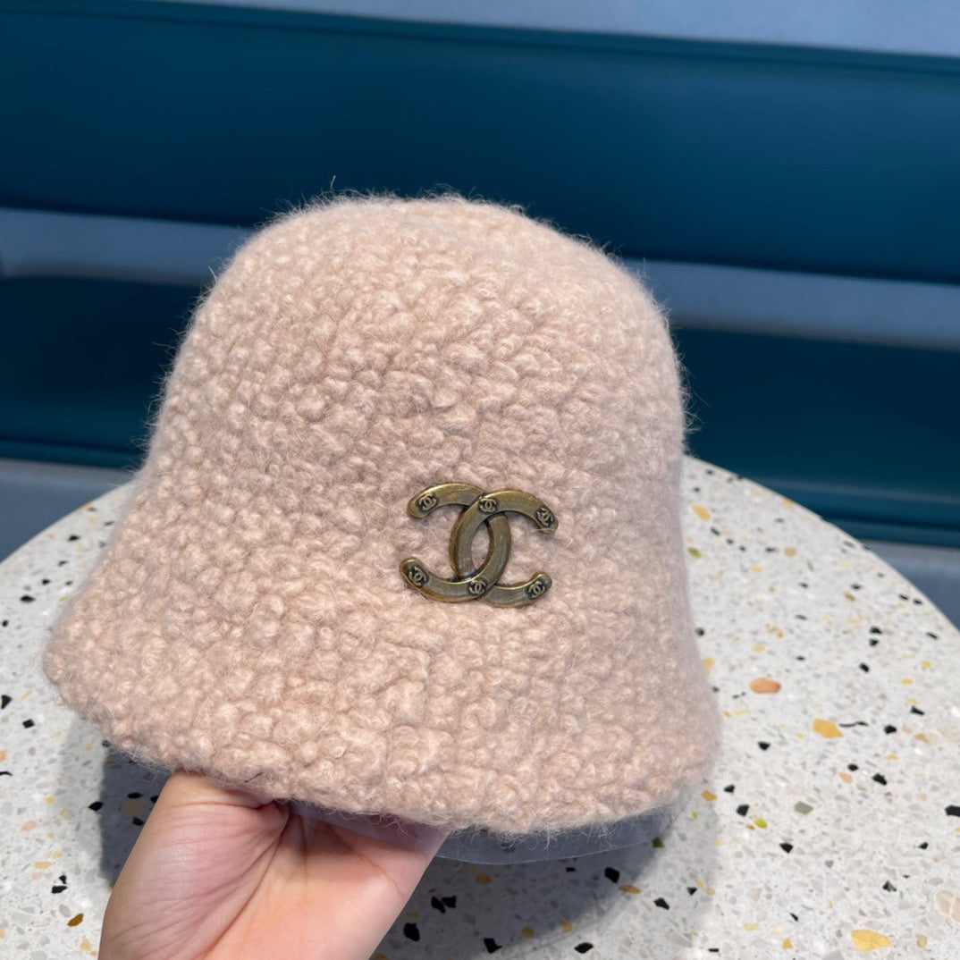 CHANEL BUCKET HAT IN LIGHT PINK LAMB FUR 422034