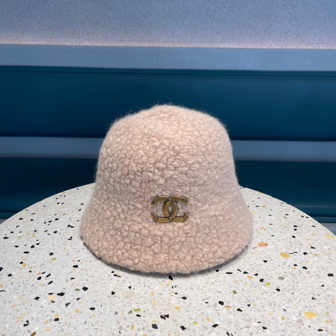 CHANEL BUCKET HAT IN LIGHT PINK LAMB FUR 422034