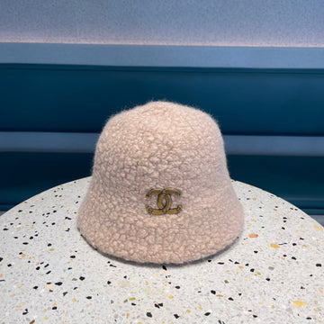 CHANEL BUCKET HAT IN LIGHT PINK LAMB FUR 422034