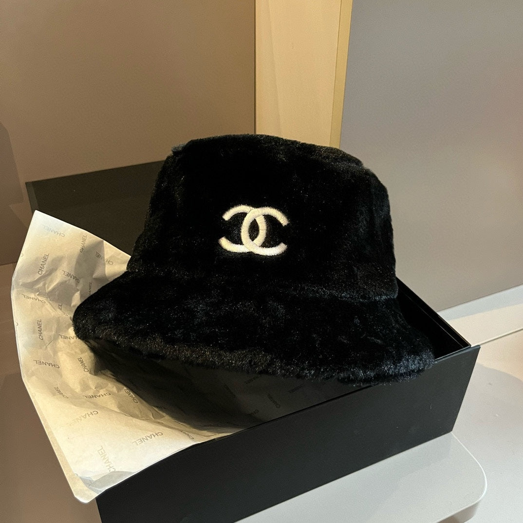 CHANEL BUCKET HAT IN BLACK FLEECE 429805