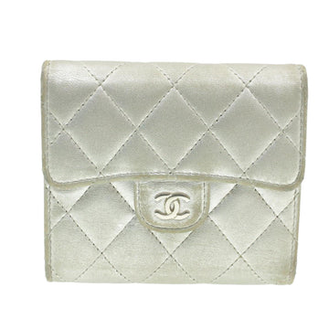 Top Quality Chanel Matelasse Bifold Wallet Silver CC Auth cr620